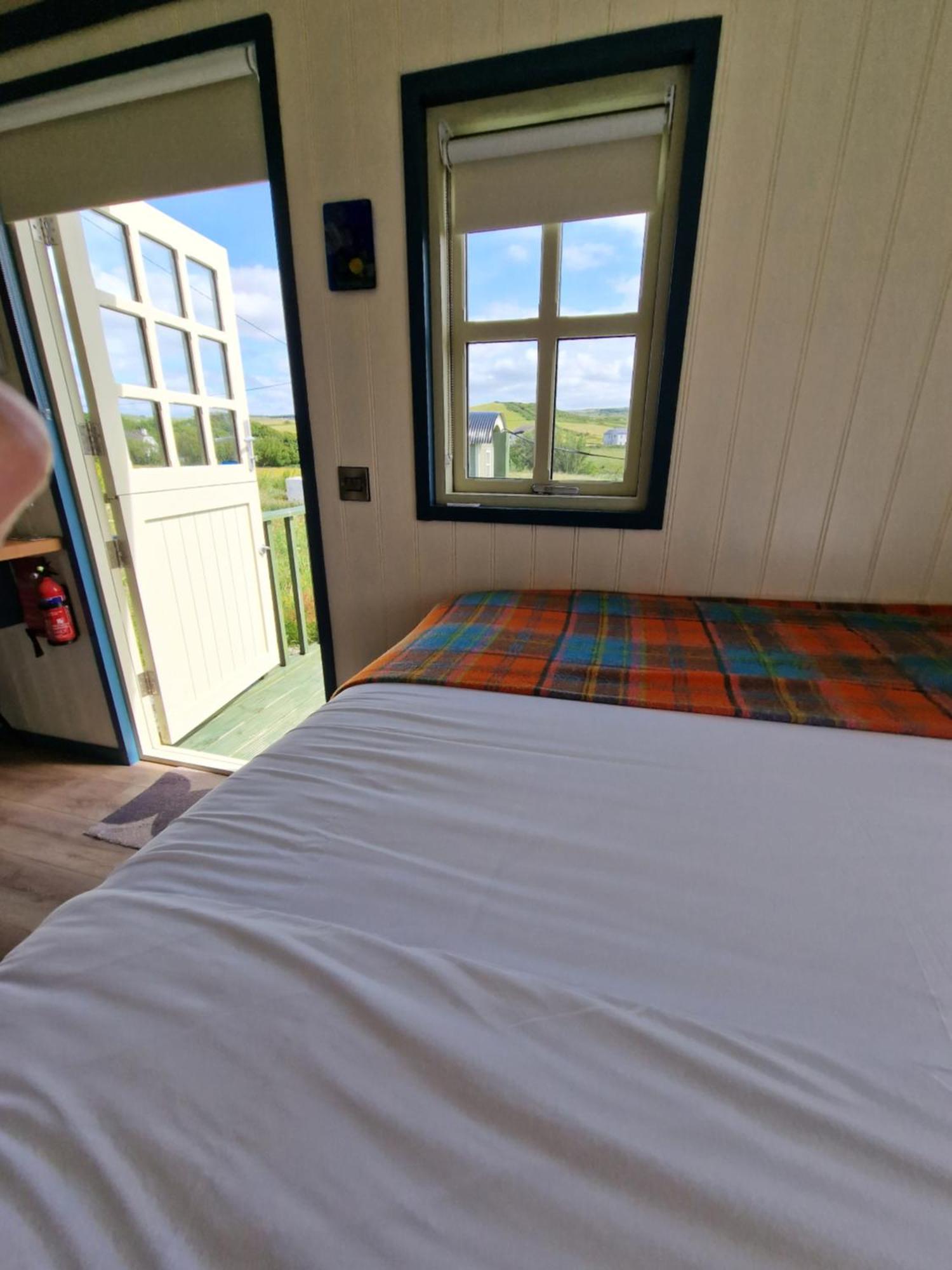 Villa Wild Meadow Huts Doolin Exterior foto